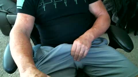 Snapshot of fitguy40 chatting on 03-04-25, 07:43 fitguy40 online show from 03-04-25, 07:43