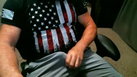 Snapshot of fitguy40 chatting on 09-28-25, 03:23 fitguy40 online show from 09-28-25, 03:23