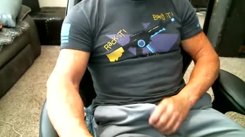 Snapshot of fitguy40 chatting on 10-02-25, 04:36 fitguy40 online show from 10-02-25, 04:36