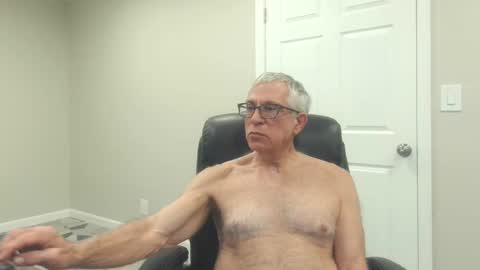 Snapshot of fitman999 chatting on 12-25-24, 06:09 Jon online show from 12-25-24, 06:09