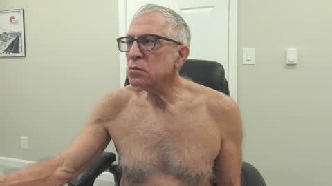 Snapshot of fitman999 chatting on 01-12-26, 04:50 Jon online show from 01-12-26, 04:50