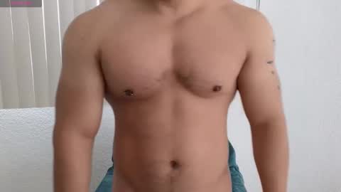 Snapshot of fitnessbody92 chatting on 12-22-25, 02:25 Farid online show from 12-22-25, 02:25
