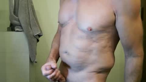 Snapshot of fitonetoo chatting on 10-28-25, 12:41 fitonetoo online show from 10-28-25, 12:41