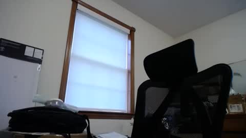 Snapshot of fitshow75 chatting on 11-22-25, 12:48 Links in Bio below online show from 11-22-25, 12:48