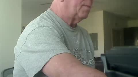 Snapshot of fjcs73 chatting on 08-06-26, 12:07 fjcs73 online show from 08-06-26, 12:07