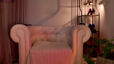 Snapshot of fka_ammy chatting on 12-04-25, 06:27 fka Ammy online show from 12-04-25, 06:27