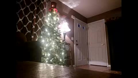 Snapshot of fkmylife6669 chatting on 12-16-25, 04:17 Nate online show from 12-16-25, 04:17