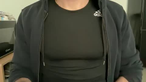 Snapshot of fla85 chatting on 12-02-25, 10:42 Fla is short for Flavio online show from 12-02-25, 10:42