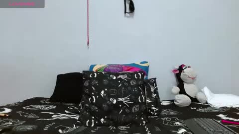 Snapshot of flacapaisa chatting on 03-10-25, 10:24 nova online show from 03-10-25, 10:24