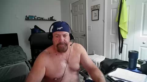 Snapshot of flaguy3233 chatting on 12-15-24, 09:03 Florida guy online show from 12-15-24, 09:03