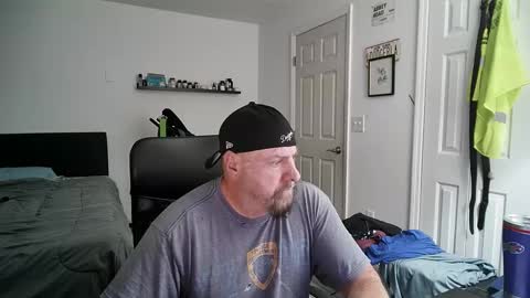 Snapshot of flaguy3233 chatting on 01-17-25, 11:40 Florida guy online show from 01-17-25, 11:40