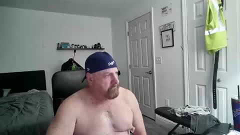 Snapshot of flaguy3233 chatting on 02-23-25, 05:45 Florida guy online show from 02-23-25, 05:45