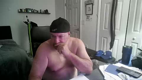 Snapshot of flaguy3233 chatting on 09-23-25, 04:15 Florida guy online show from 09-23-25, 04:15