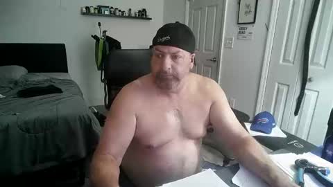 Snapshot of flaguy3233 chatting on 10-01-25, 05:02 Florida guy online show from 10-01-25, 05:02