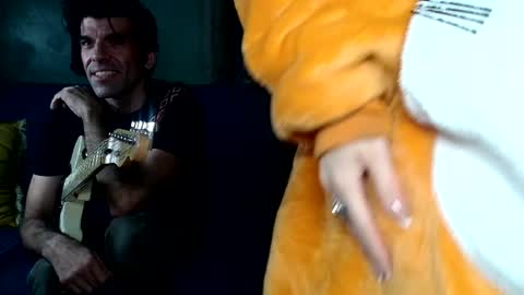 Flannel Dong online show from 11-30-25, 02:59