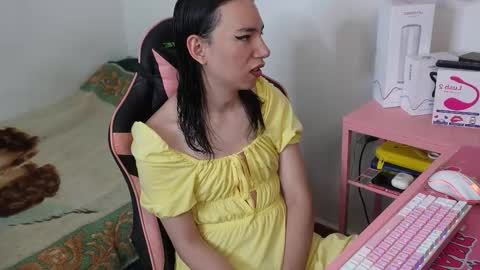 Snapshot of flaream_angel chatting on 02-18-26, 05:20 Alexa online show from 02-18-26, 05:20