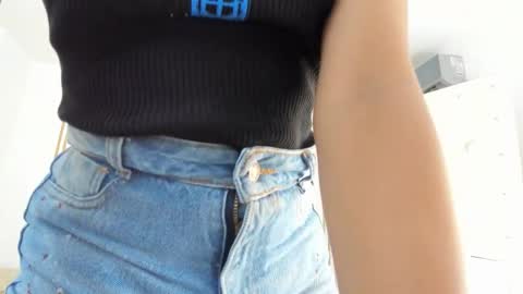 Snapshot of flavia_cruz chatting on 09-17-25, 07:37 Flavia online show from 09-17-25, 07:37