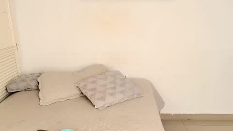 Snapshot of flavia_cruz chatting on 09-22-25, 07:27 Flavia online show from 09-22-25, 07:27