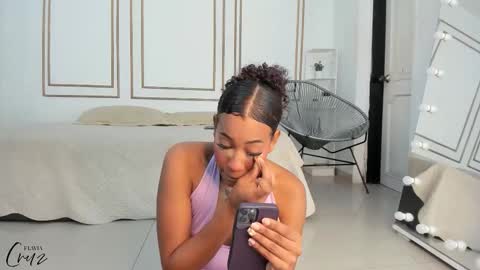 Snapshot of flavia_cruz chatting on 10-06-25, 07:22 Flavia online show from 10-06-25, 07:22