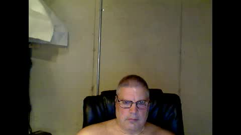 Snapshot of fletch32 chatting on 09-28-25, 03:56 jd online show from 09-28-25, 03:56