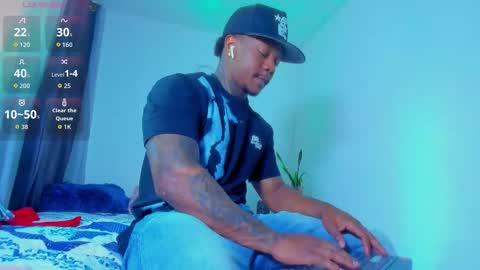 Snapshot of flex_taylor chatting on 02-19-26, 06:04 Flex Taylor online show from 02-19-26, 06:04