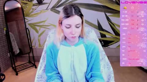 Snapshot of fleximona chatting on 12-14-25, 09:58 FlexiMona online show from 12-14-25, 09:58