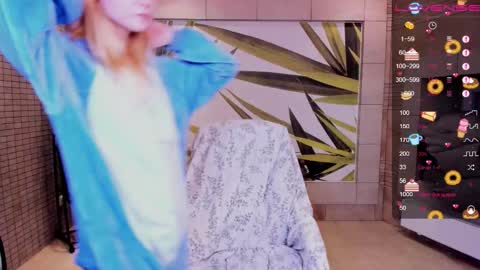 Snapshot of fleximona chatting on 01-11-26, 10:37 FlexiMona online show from 01-11-26, 10:37