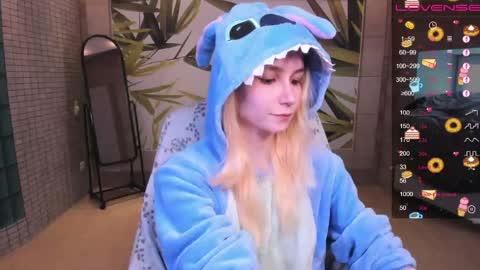 Snapshot of fleximona chatting on 03-07-26, 09:06 FlexiMona online show from 03-07-26, 09:06