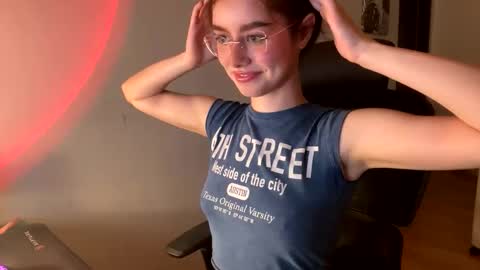 Snapshot of flirtycutiedotcom chatting on 03-15-26, 11:55 Cutie online show from 03-15-26, 11:55