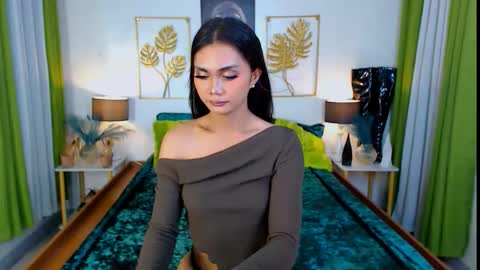 Snapshot of flirtymarga chatting on 09-18-25, 06:43 Marga online show from 09-18-25, 06:43