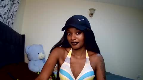Snapshot of flirtyy_sheery chatting on 01-19-25, 12:38 sheery online show from 01-19-25, 12:38