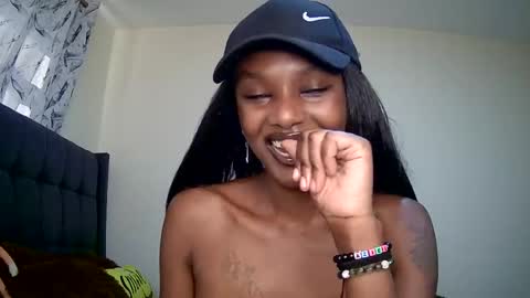 Snapshot of flirtyy_sheery chatting on 01-23-25, 06:39 sheery online show from 01-23-25, 06:39