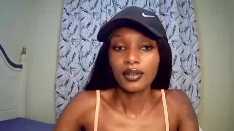 Snapshot of flirtyy_sheery chatting on 02-21-25, 06:40 sheery online show from 02-21-25, 06:40