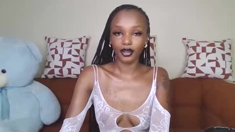 Snapshot of flirtyy_sheery chatting on 12-16-25, 05:12 sheery online show from 12-16-25, 05:12