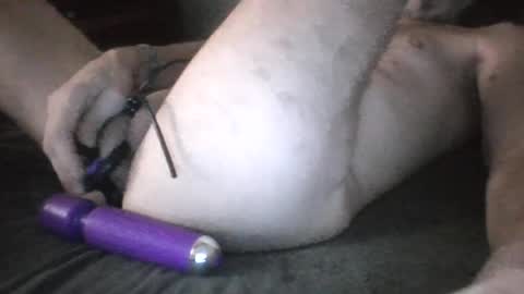 Snapshot of flopenguy0630 chatting on 07-01-26, 01:40 flopenguy0630 online show from 07-01-26, 01:40