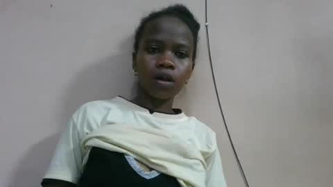 Snapshot of flora48230522373 chatting on 06-12-26, 12:37 flora48230522373 online show from 06-12-26, 12:37