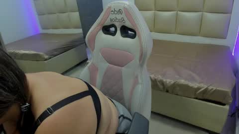 Snapshot of flora_js_ chatting on 04-14-26, 01:00 flora_js_ online show from 04-14-26, 01:00