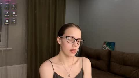 Snapshot of florafitch chatting on 09-22-25, 05:48 Anna online show from 09-22-25, 05:48