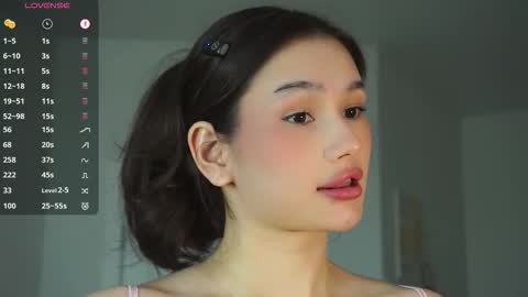 Snapshot of floralmuse chatting on 09-13-25, 11:43 Viola online show from 09-13-25, 11:43