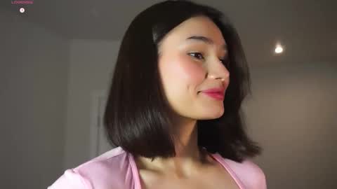 Snapshot of floralmuse chatting on 10-24-25, 04:09 Viola online show from 10-24-25, 04:09