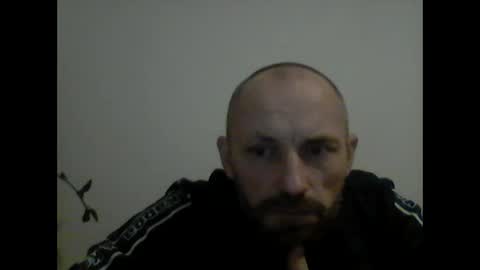 Snapshot of florekmilan chatting on 12-20-25, 06:37 florekmilan online show from 12-20-25, 06:37