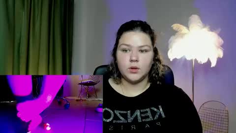 florenceanderson_ online show from 10-14-25, 09:32