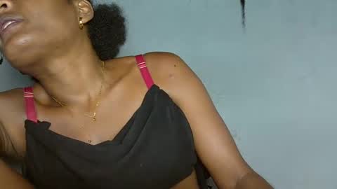 florencia011 online show from 02-10-25, 11:13