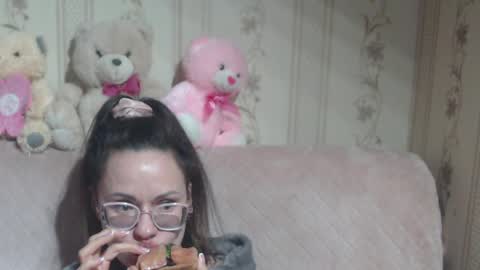 say meow and send tip  online show from 03-27-26, 04:51