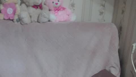 say meow and send tip  online show from 04-13-26, 03:50