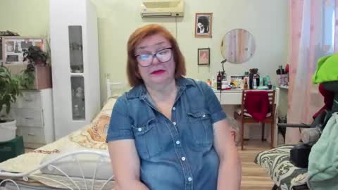 Flowerlower online show from 12-14-25, 06:41