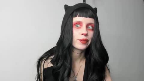 Snapshot of flowerofsin2001 chatting on 03-12-25, 06:44 Flower online show from 03-12-25, 06:44