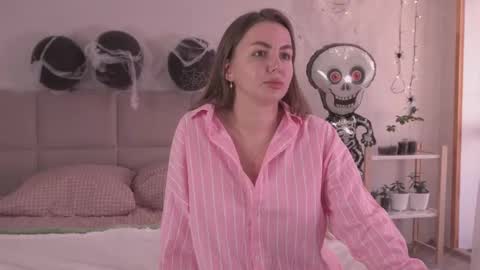 Snapshot of fluffy_hat chatting on 10-30-25, 01:12 Fluffy and Krut online show from 10-30-25, 01:12