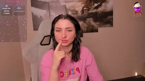 Lina online show from 03-02-26, 01:41