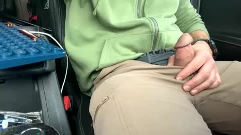 Snapshot of flyersguy84 chatting on 01-09-26, 05:48 Average Joe online show from 01-09-26, 05:48